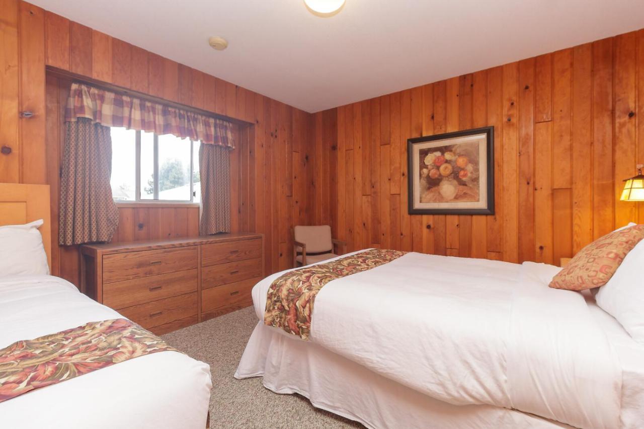 The Cedarwood Inn & Suites Sidney Exterior foto